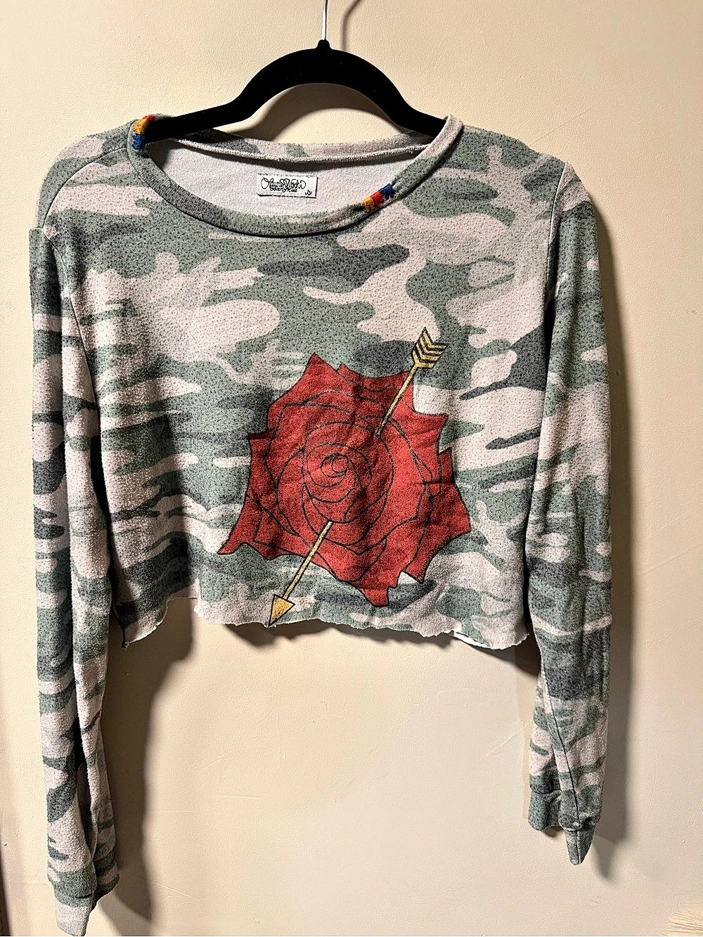 Lauren Moshi Love More Rose Crop Pullover in Jade Camo Jade Camo Small